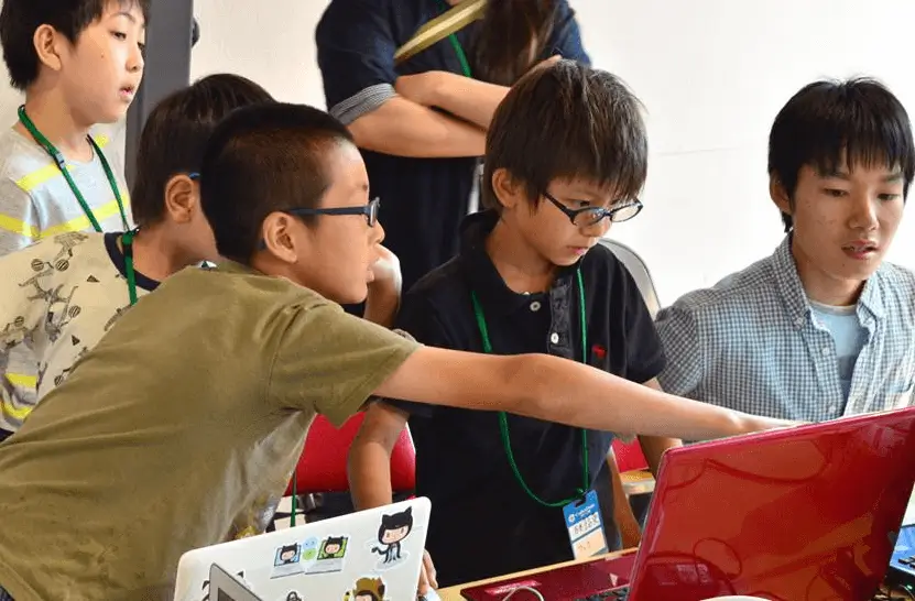 写真: CoderDojo 西宮・梅田における風景